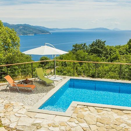 Ivanini Secluded Stone Villa With A Stunning View Brseč エクステリア 写真