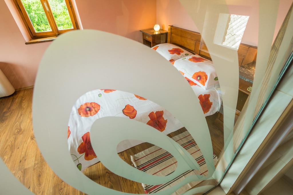 Ivanini Secluded Stone Villa With A Stunning View Brseč エクステリア 写真
