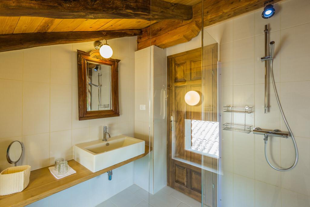 Ivanini Secluded Stone Villa With A Stunning View Brseč エクステリア 写真