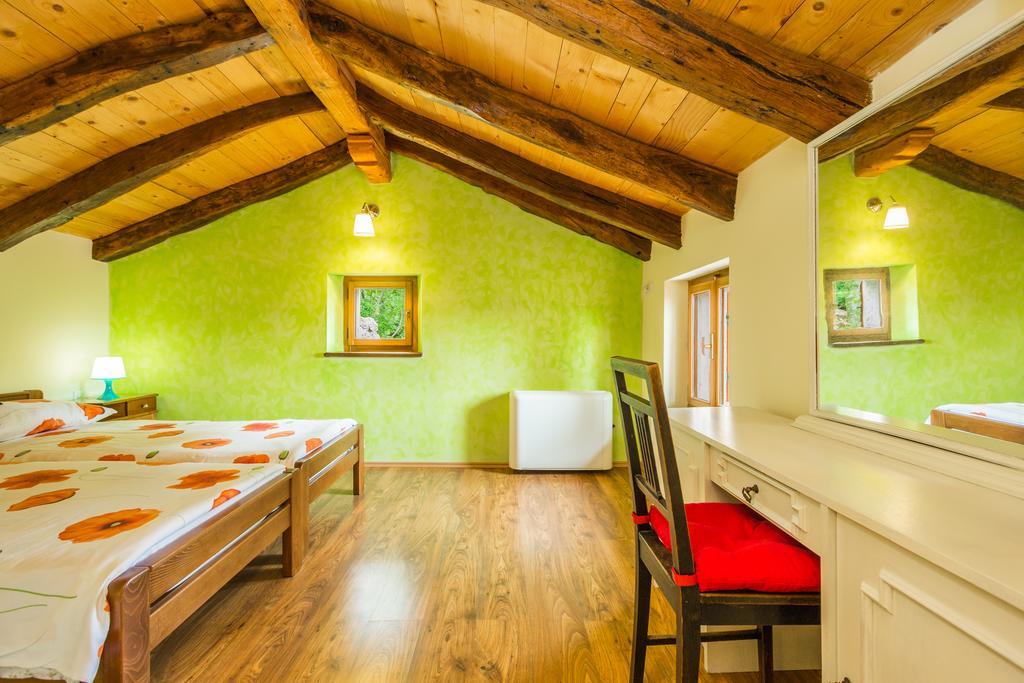 Ivanini Secluded Stone Villa With A Stunning View Brseč エクステリア 写真